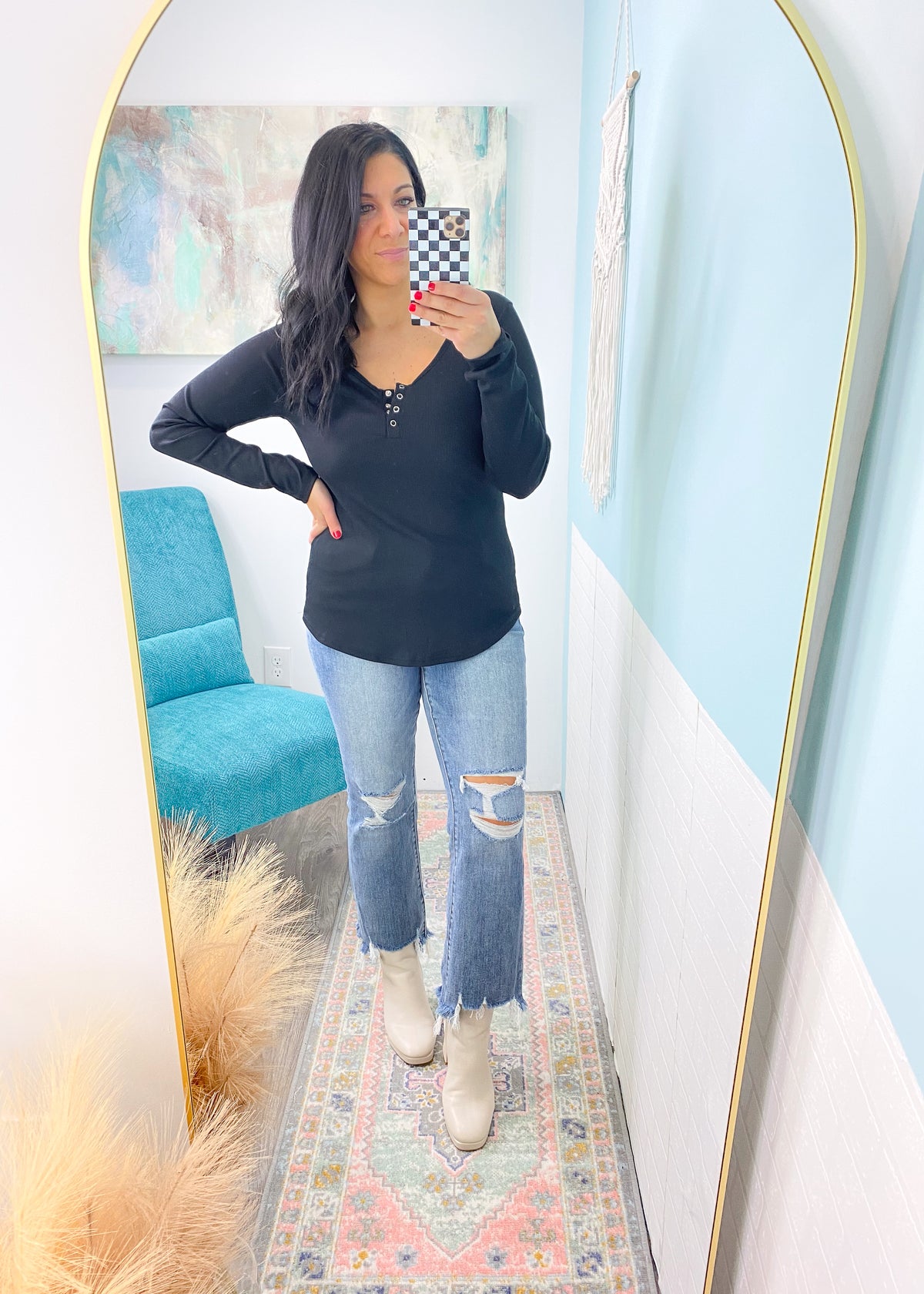 'Hailey' Black Snap Button Ribbed Henley with Thumbholes-Every wardrobe should have a classic henley! Wear alone or as a layering piece. A year round top.
-Cali Moon Boutique, Plainville Connecticut