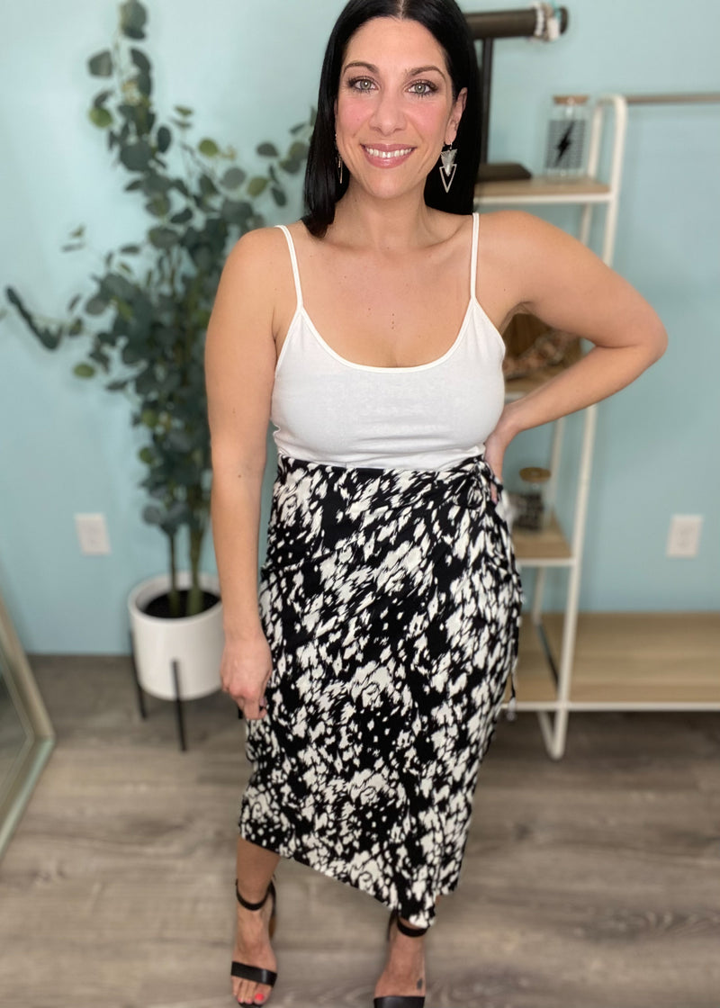 'All the Fun' Black/White Convertible Skirt to Dress Wrap-Cali Moon Boutique, Plainville Connecticut